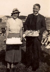 Rev. and Mrs Albert Leslie Smith c1988.